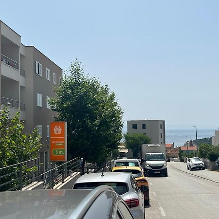 Apartment Lucija - Cozy Flat In The City Center With A Sea View & Parking Makarska Eksteriør bilde