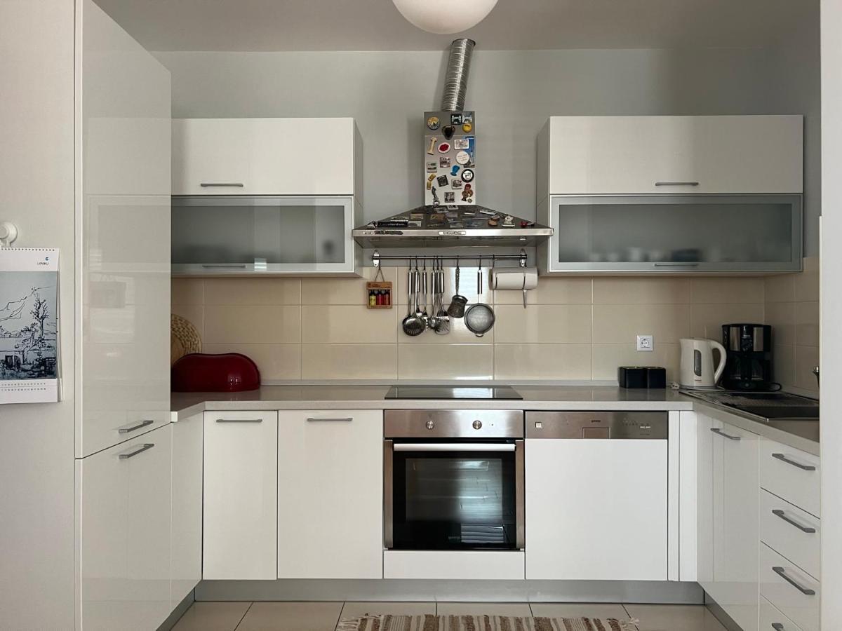 Apartment Lucija - Cozy Flat In The City Center With A Sea View & Parking Makarska Eksteriør bilde