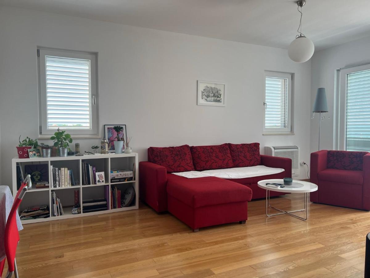 Apartment Lucija - Cozy Flat In The City Center With A Sea View & Parking Makarska Eksteriør bilde