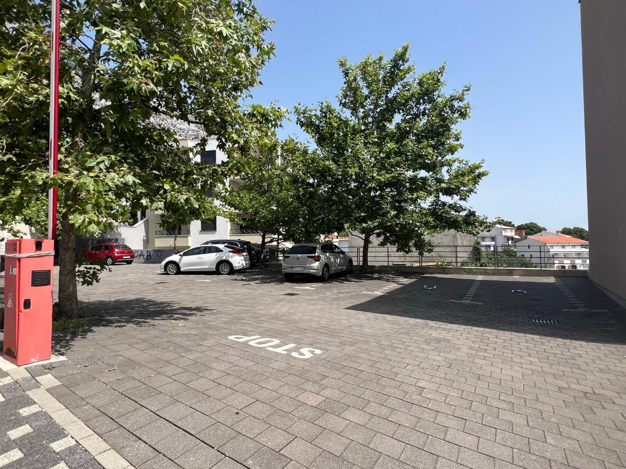 Apartment Lucija - Cozy Flat In The City Center With A Sea View & Parking Makarska Eksteriør bilde