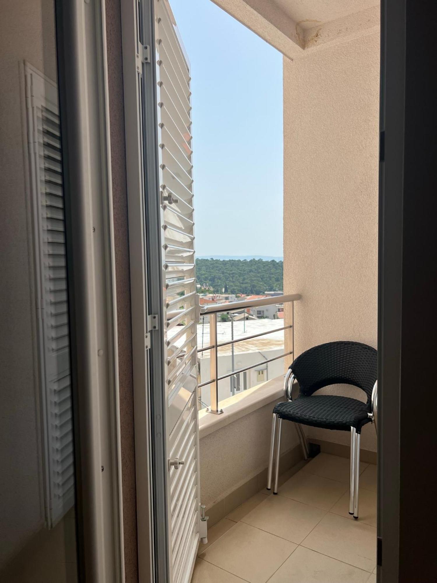 Apartment Lucija - Cozy Flat In The City Center With A Sea View & Parking Makarska Eksteriør bilde