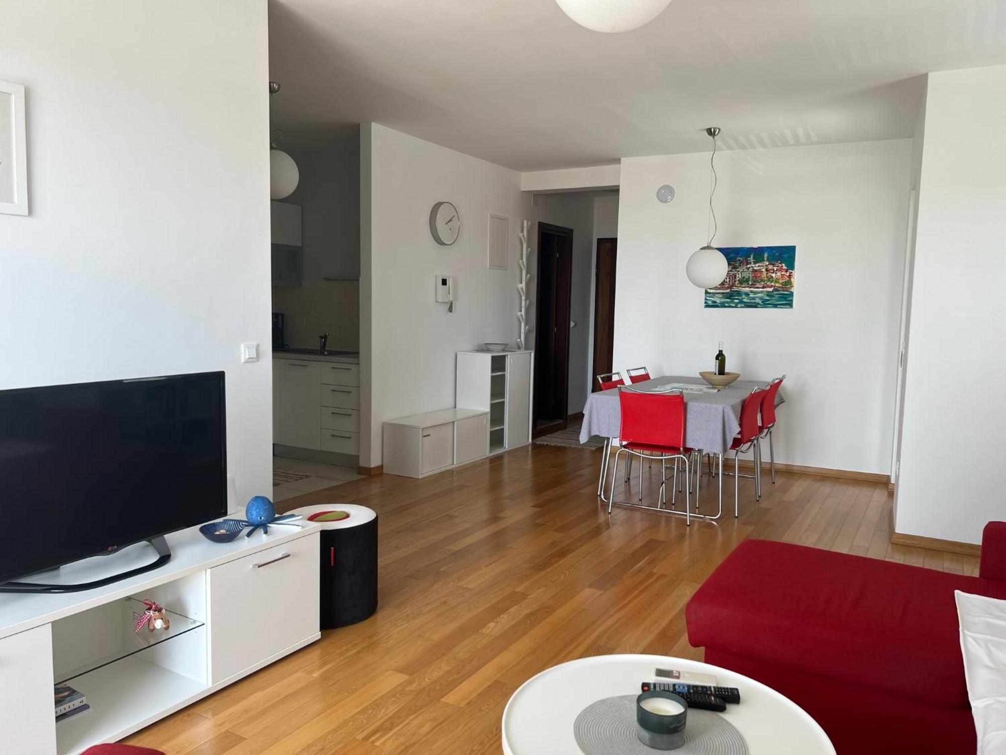 Apartment Lucija - Cozy Flat In The City Center With A Sea View & Parking Makarska Eksteriør bilde